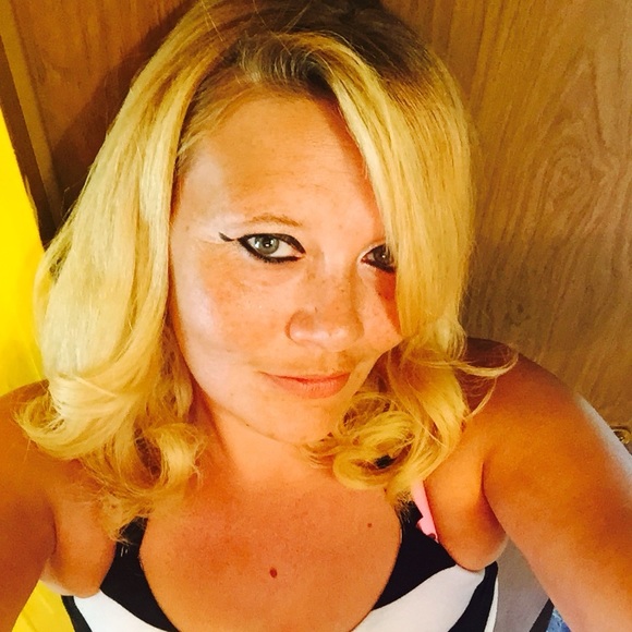 Meet your Posher, Patsy - Picture 1 of 1